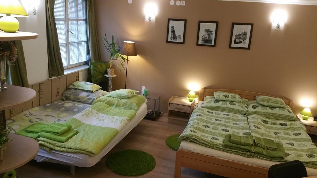 Apartment Patricia With Garden Budapest Room photo